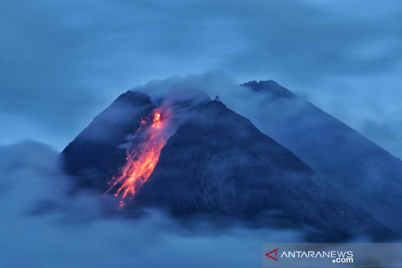 Luncuran Lava Pijar Merapi Sepanjang 700 Meter ke Arah Krasak