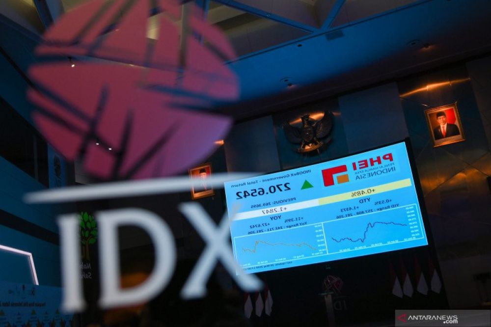  Layar menampilkan pergerakan Indeks Harga Saham Gabungan (IHSG) saat dibukanya perdagangan saham di gedung Bursa Efek Indonesia, Jakarta, Selasa (26/5). ( FOTO: HMP/M Risyal Hidayat) 