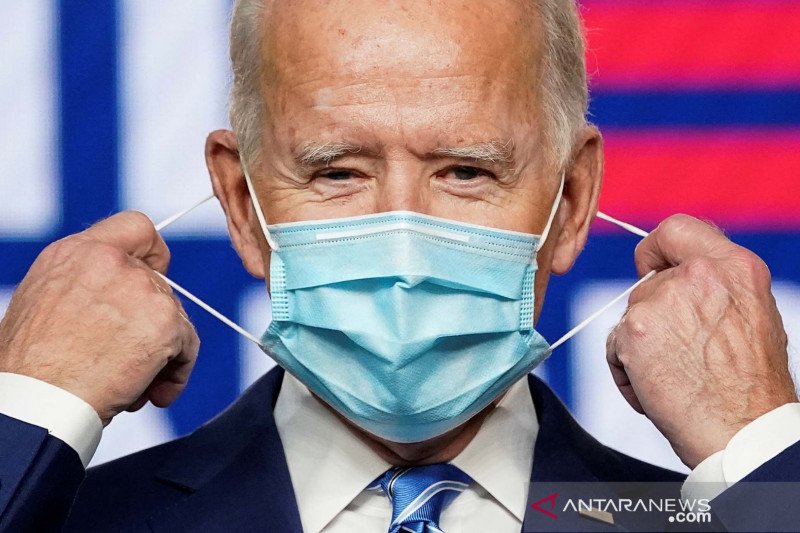 Calon presiden Partai Demokrat Joe Biden memberikan pernyataan mengenai hasil pemilihan presiden 2020 di Wilmington, Delaware, Amerika Serikat, Rabu (4/11/2020). ANTARA FOTO/REUTERS/Kevin Lamarque/AWW/djo
