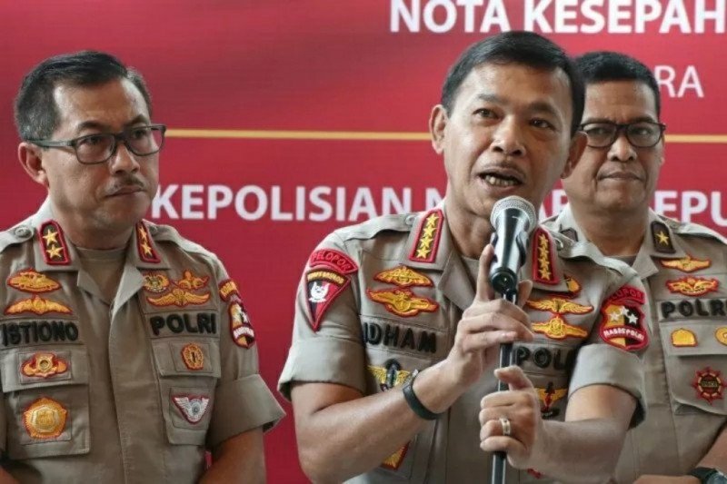 Kapolri Jenderal Pol Idham Azis (tengah). ant