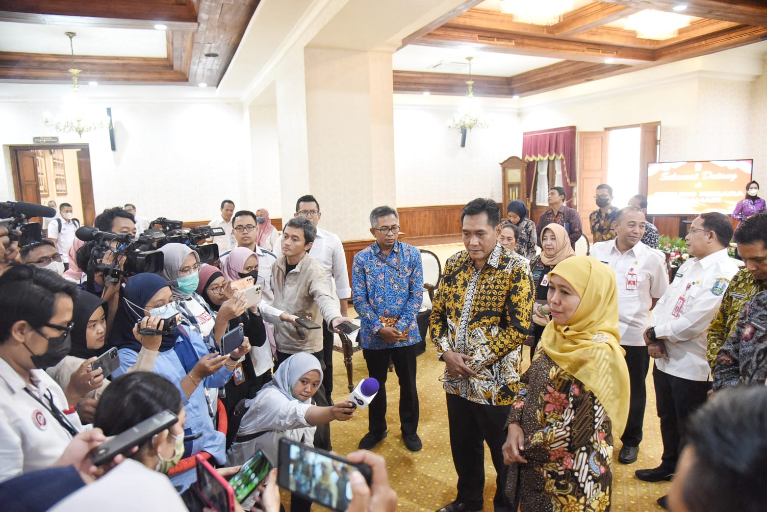 Gubernur Jawa Timur Khofifah Indar Parawansa menyebut peringatan Hari Pers Nasional (HPN) 2023 sebagai momentum untuk memperkuat kebebasan pers yang bertanggung jawab.