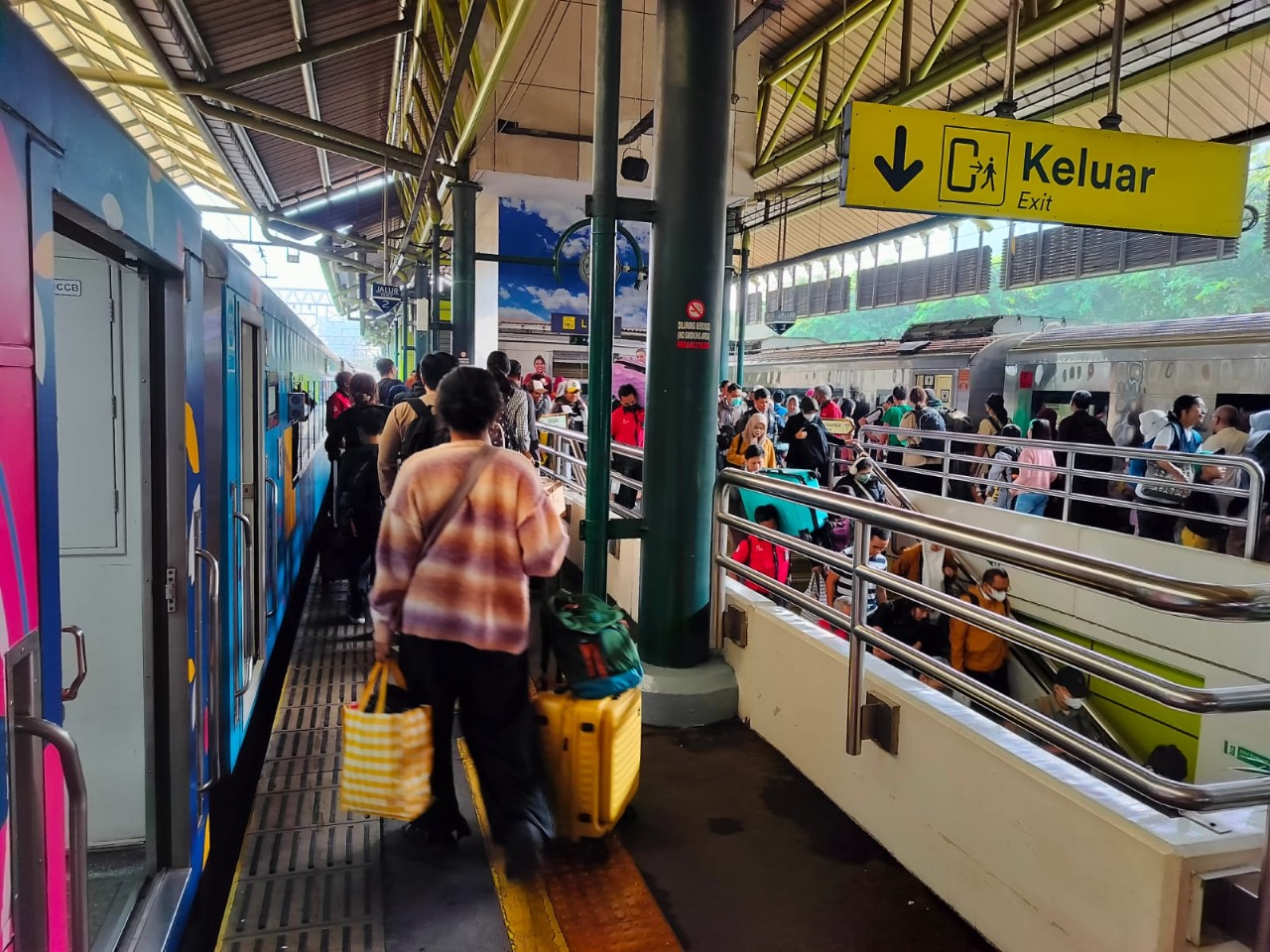 KAI Layani 183 Ribu Penumpang Kereta Api Pada Puncak Libur Natal 2023