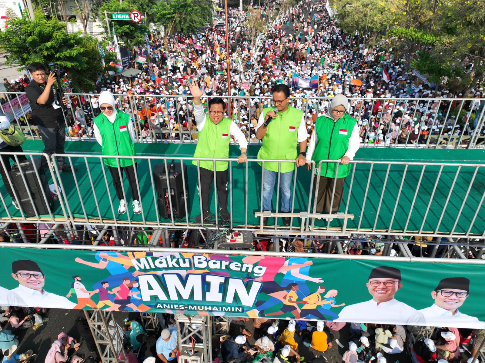  "Mlaku Bareng AMIN", di Sidoarjo, Jawa Timur, Minggu (15/10)
