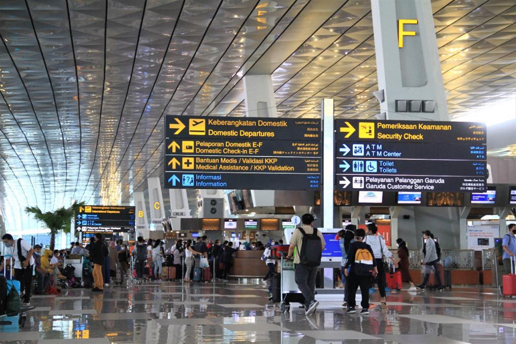 Pemerintah meminta operator pesawat terbang atau maskapai tidak menaikkan harga tiket sewenang-wenang saat arus mudik terjadi di lebaran tahun ini.