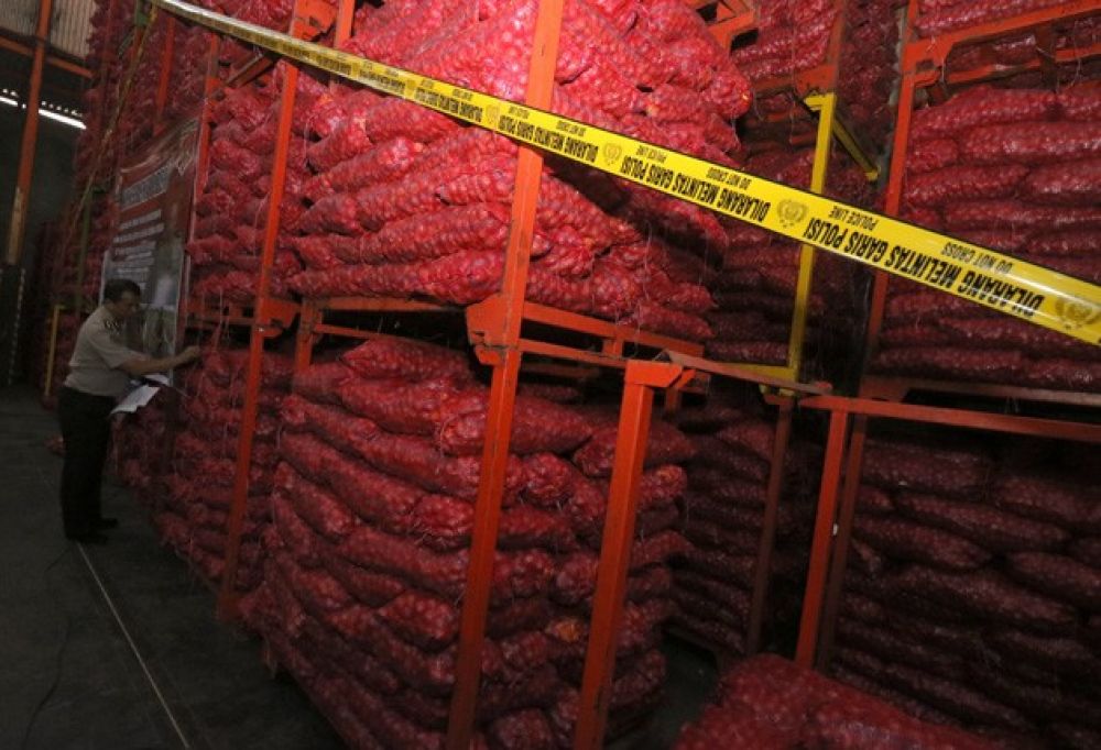 Badan Karantina Pertanian melaporkan adanya 36 ton bawang merah ilegal asal Malaysia yang masuk tanpa melalui prosedur resmi. 