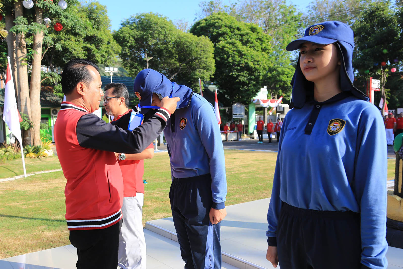 Penjabat Wali Kota Nurkholis pada Apel Pencanangan Gerakan Pembagian Bendera Merah Putih dan Pembukaan Diklat Calon Anggota Pasukan Pengibar Bendera Pusaka (Paskibraka) Tahun 2024. 