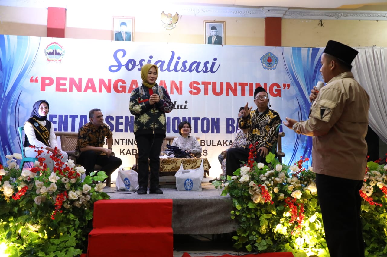Sosialisasi Penanganan Stunting melalui Pentas Seni dan Nonton Bareng di Balai Desa Grinting, Kecamatan Bulakamba, Brebes, Senin (6/3/2023) malam.