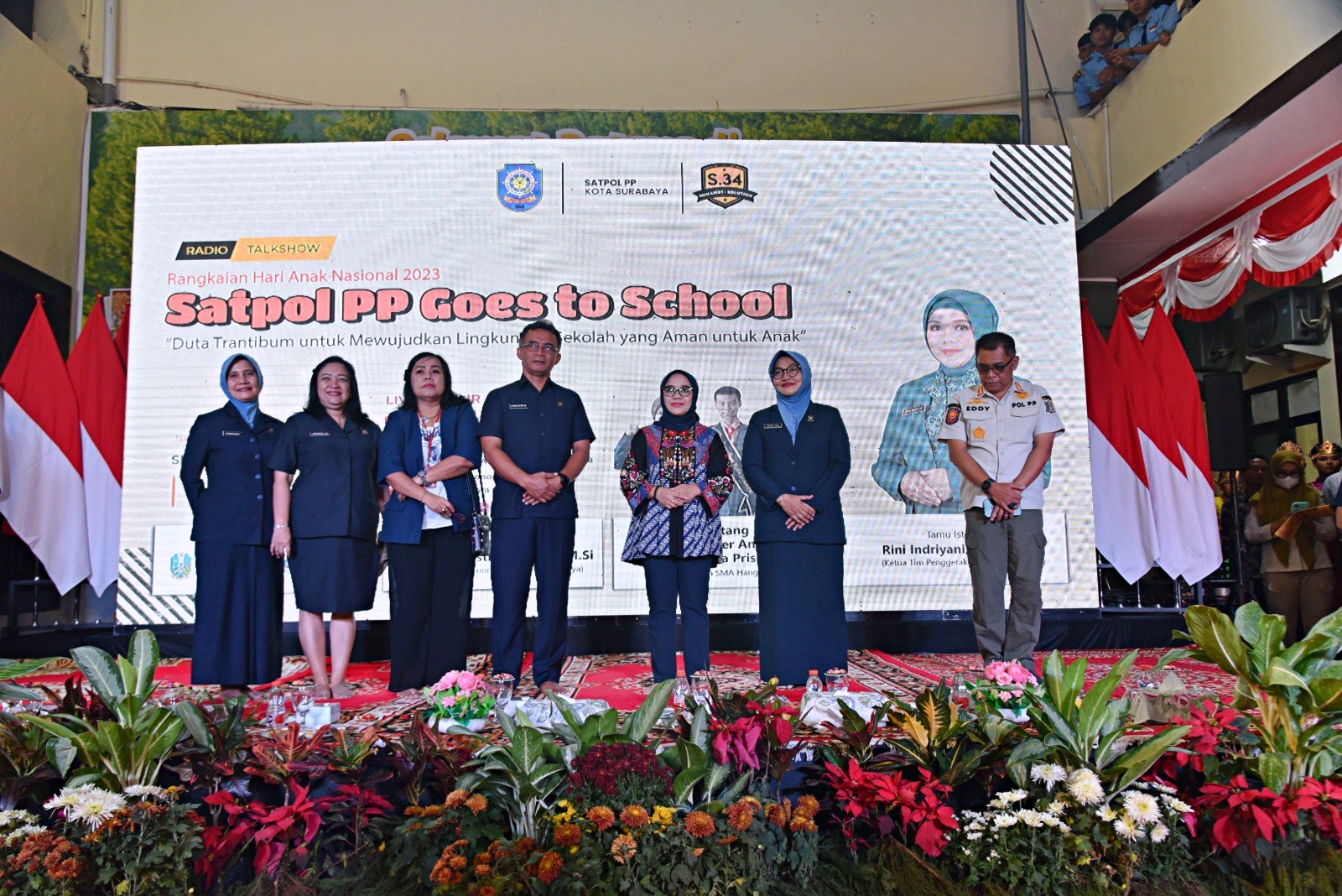 Roadshow Satpol PP Goes To School kali ini, dilaksanakan di SMA Hang Tuah 4 Surabaya yang bertujuan memberikan sosialisasi dan edukasi untuk mencegah terjadinya tawuran antar pelajar, Selasa (1/8/2023). 