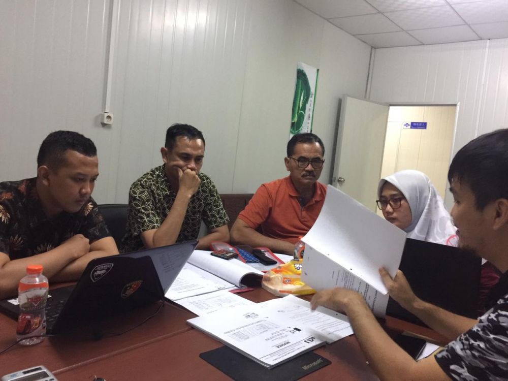  Mr. Wang Yu Qiang saat diperiksa di Kantor Road and Bridge Corporation (CRBC) terkait pengerjaan proyek Tol Nganjuk-Kertosono. FOTO HMP/IST