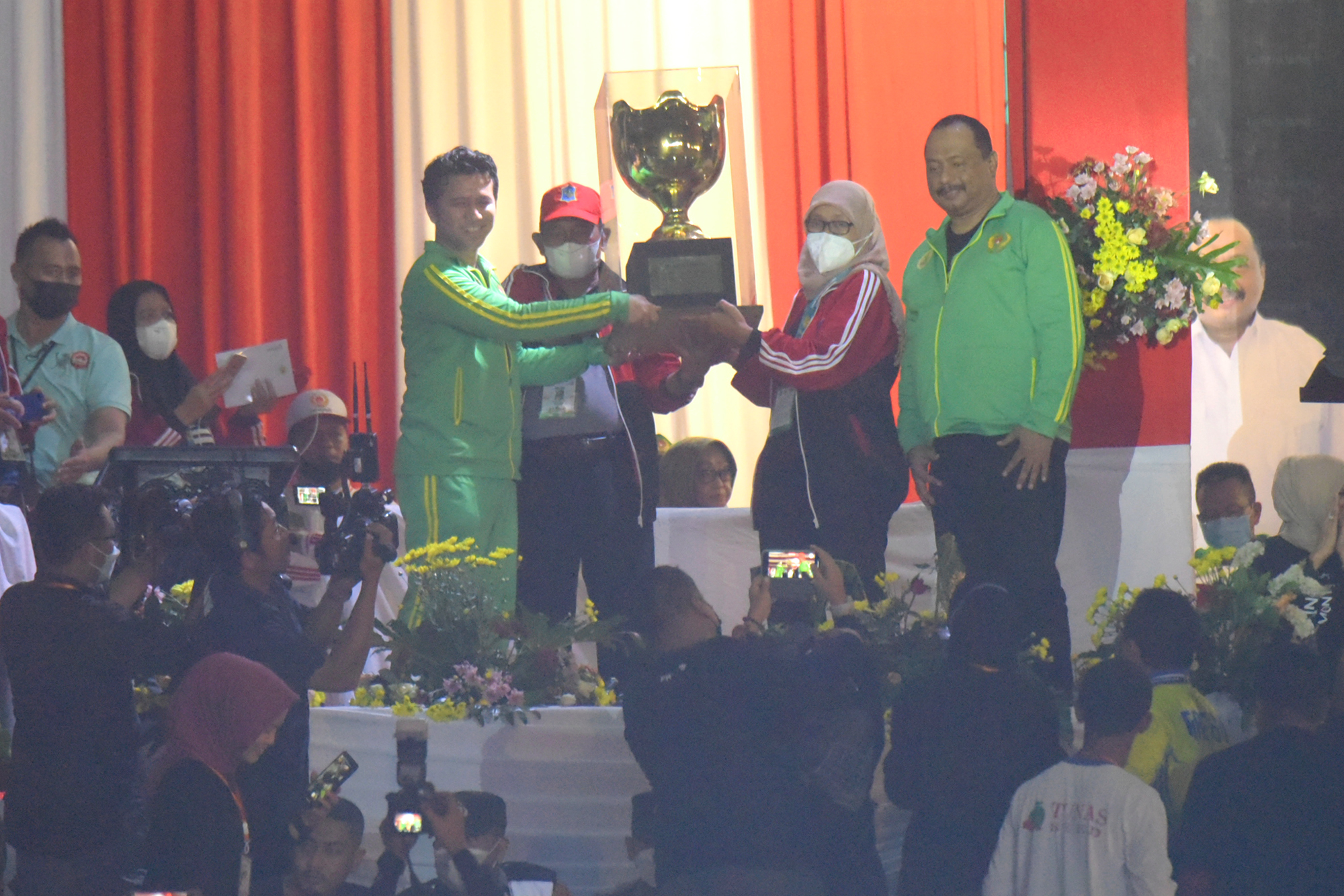 Kota Surabaya untuk ketujuh kalinya secara berturut-turut membawa pulang gelar juara umum pada Pekan Olahraga Provinsi (Porprov) VII Jawa Timur 2022
