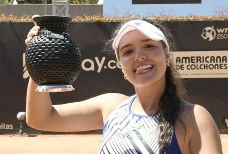 Maria Camila Osorio Serrano juara  Copa Colsanitas di usia 19 tahun. wtatennis.com