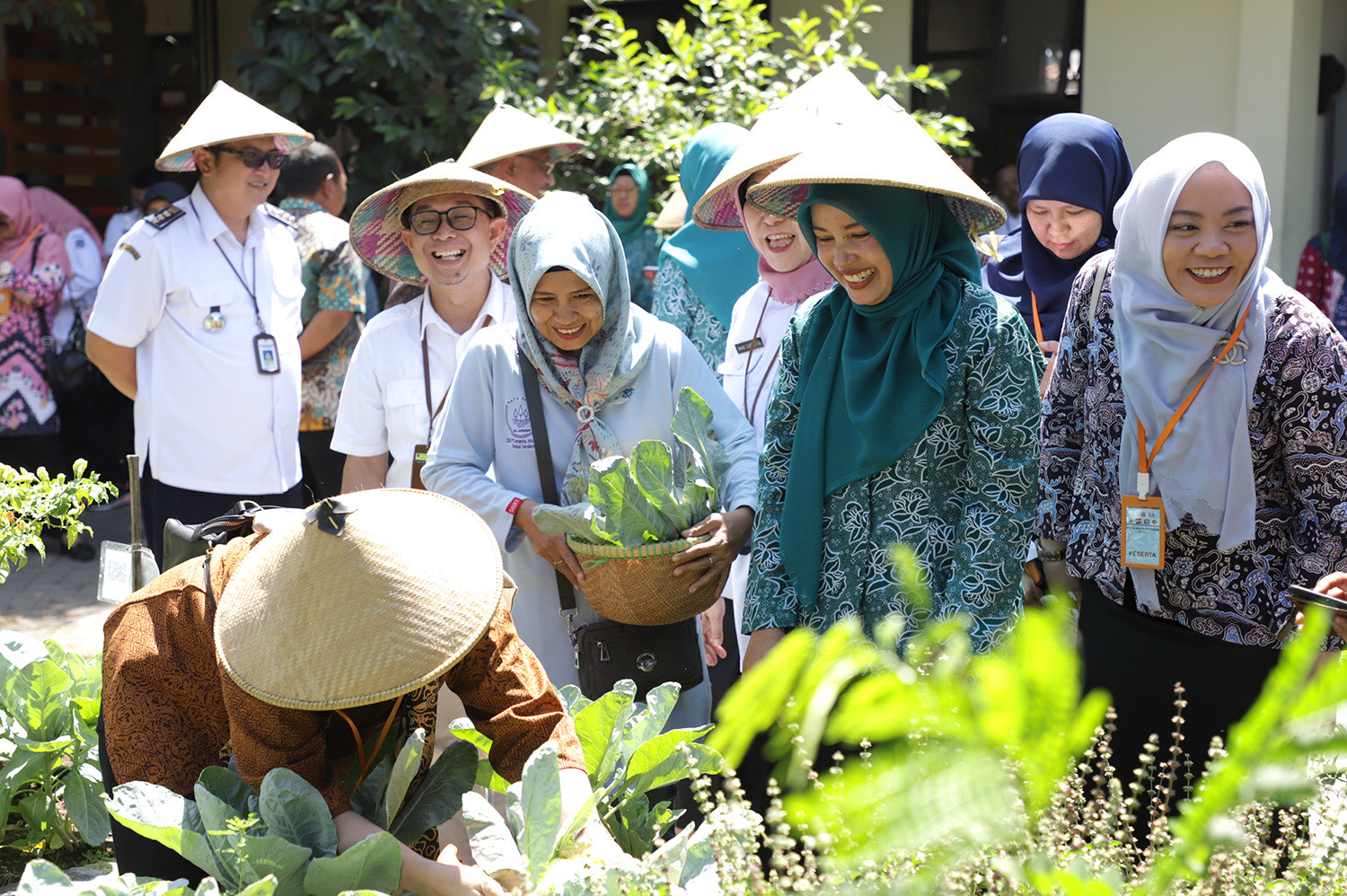 Kota Surabaya menjadi percontohan penyelenggaraan Smart Healthy City di Indonesia bersama Kota Bogor, Kabupaten Sumedang, dan Kabupaten Tulungagung