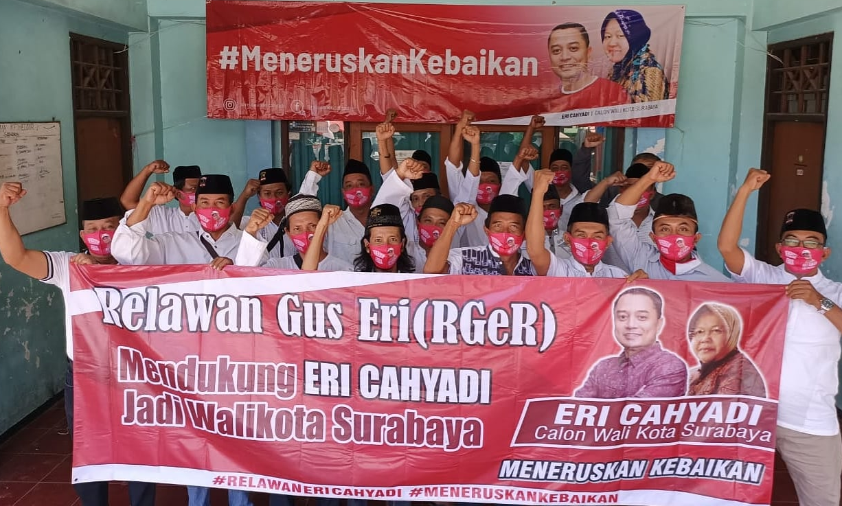 Kumpulan para santri yang tergabung dalam RGeR mendeklarasikan dukungannya pada Eri Cahyadi pada Pilwali Surabaya 2020.