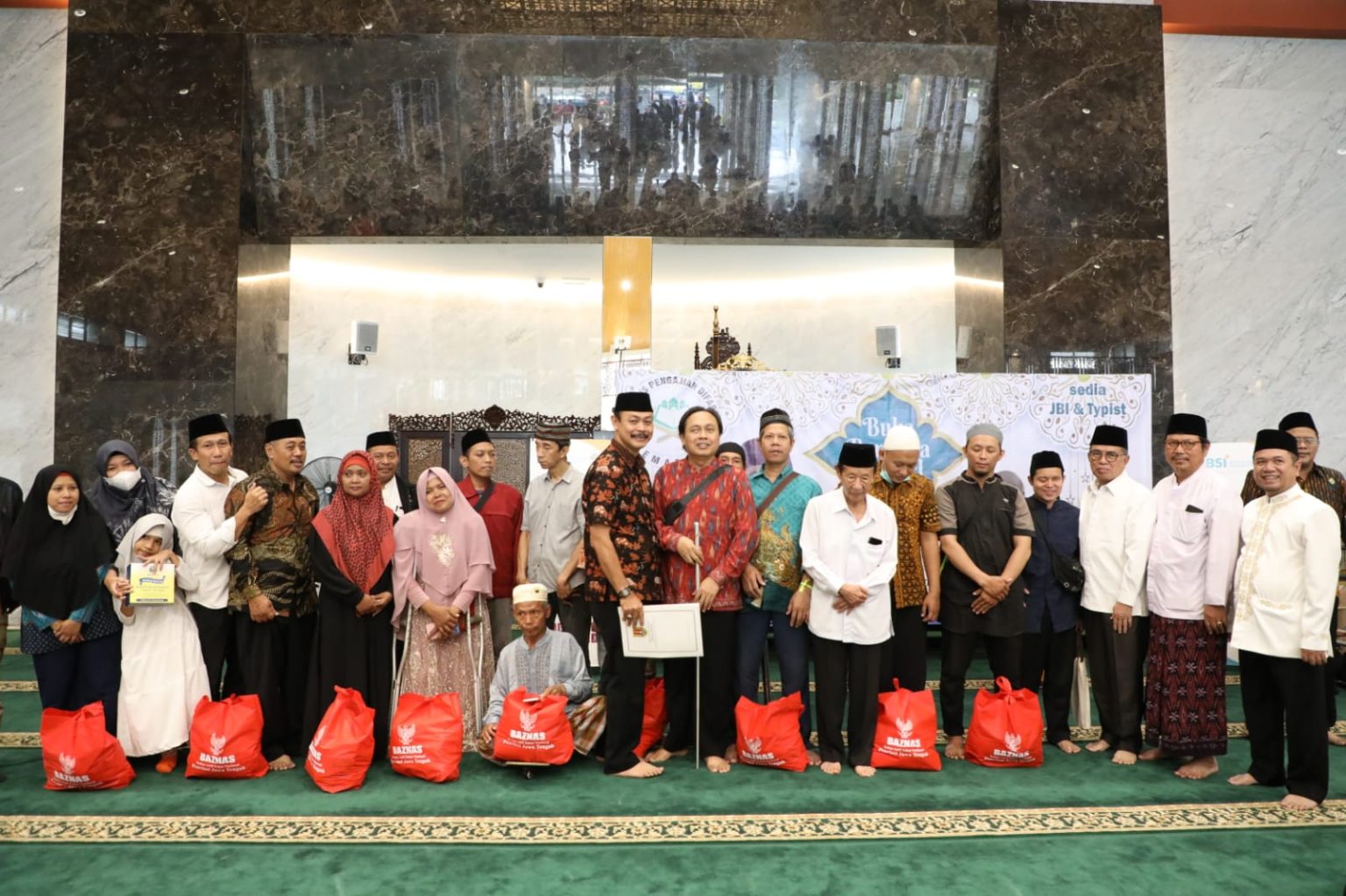 Ratusan Difabel Kota Semarang Ngaji Bareng di Masjid Baiturrahman