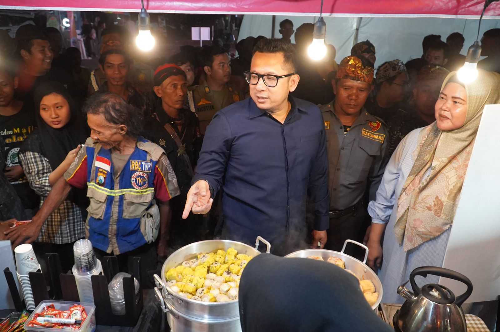 . Wali Kota Mojokerto, Moh. Ali Kuncoro, mengapresiasi kreativitas Kelompok Sadar Wisata (Pokdarwis) Prajurit