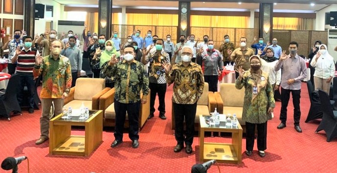 Kadisnakertrans Jatim, Himawan Esti Bagijo membuka Temu Pelanggan 2022 bertema Strategi Peningkatan Pelayanan Dalam Menciptakan Kepuasan Pelanggan Dan Sosialisasi Pembangunan Zona Integritas Menuju WBK/WBBM” di Surabaya, Selasa (29/3/2022).