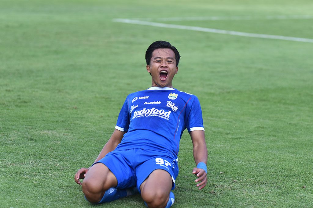 Edo Febriansyah merayakan golnya ke gawang Persebaya (c) PERSIB.CO.ID/Fajar R