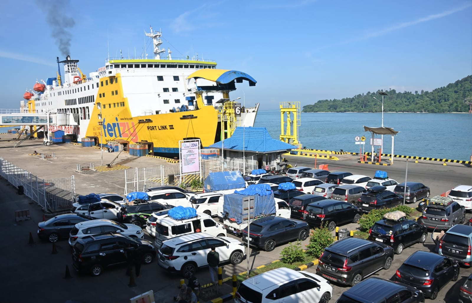 PT ASDP Indonesia Ferry memastikan kesiapan pelayanan bagi masyarakat yang akan melakukan perjalanan selama libur panjang Hari Raya Idul Adha
