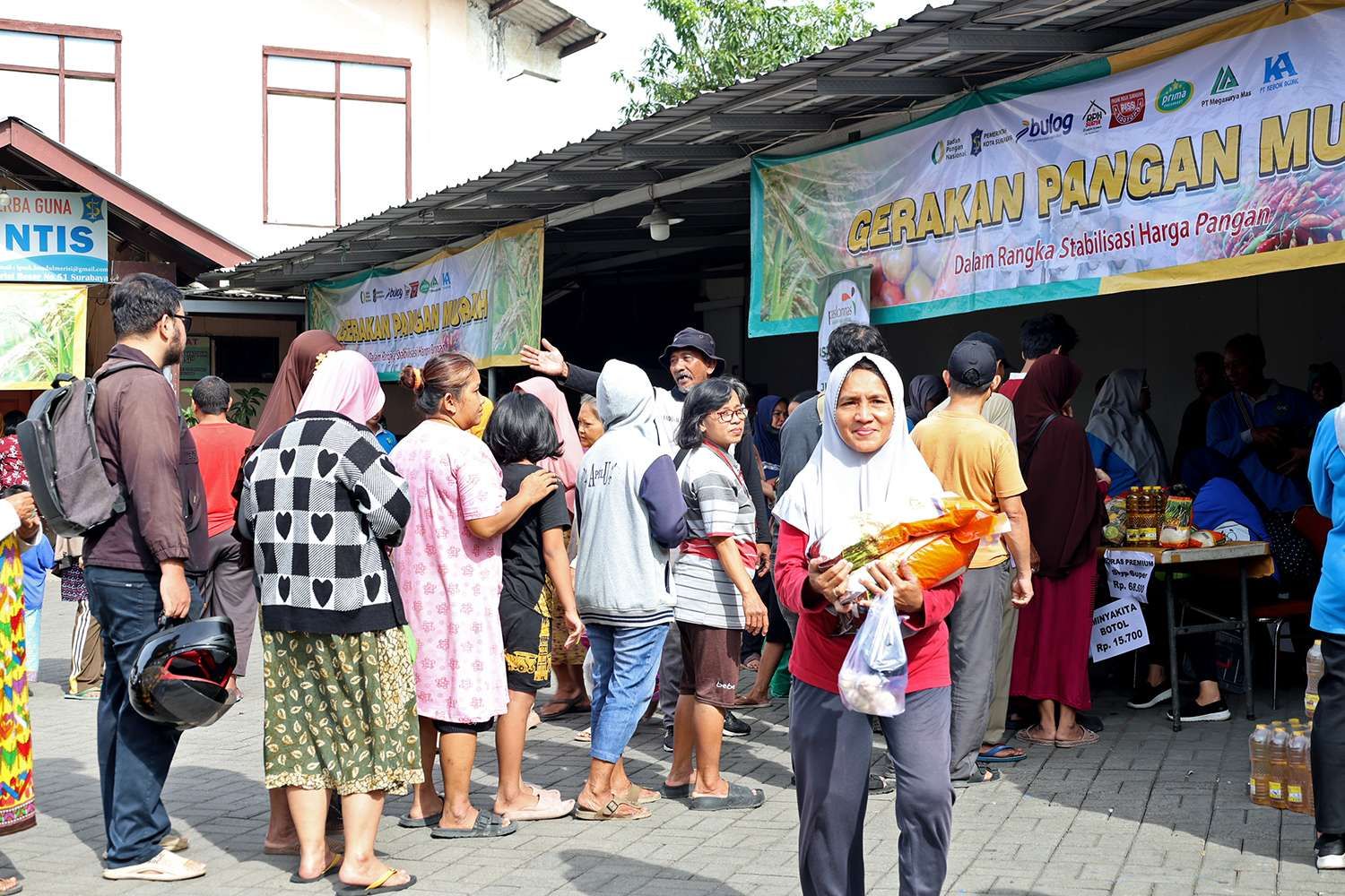 Menjelang Ramadan, Pemerintah Kota (Pemkot) Surabaya kembali menggelar Gerakan Pangan Murah (GPM) untuk memastikan stabilitas harga dan ketersediaan kebutuhan pokok bagi masyarakat
