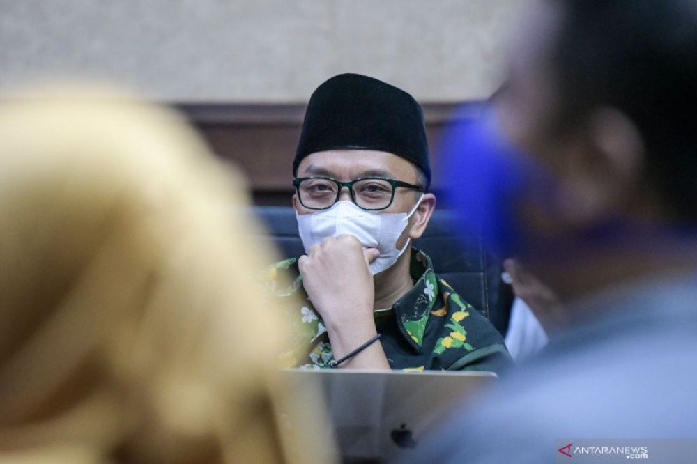 Terdakwa kasus suap pengurusan proposal dana hibah Komite Olahraga Nasional Indonesia (KONI) dan gratifikasi Imam Nahrawi mengikuti sidang lanjutan di Pengadilan Tipikor, Jakarta, Rabu (18/3/2020). ANTARA/Galih Pradipta/wsj.