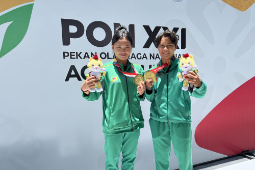 Peloncat indah Jawa Timur, Gladies Lariesa Garina Hagakore berpasangan dengan Lina Bertiliana memperoleh medali emas dalam cabor  loncat indah  nomor Synchro papan 3 m putri.