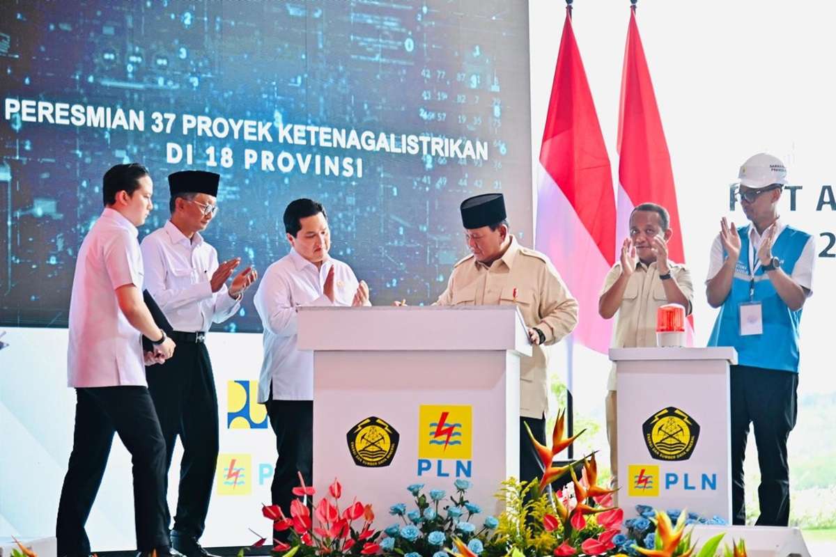 Presiden Prabowo Subianto, didampingi Penjabat Gubernur Jawa Barat Bey Machmudin, secara resmi meluncurkan Pembangkit Listrik Tenaga Air (PLTA) Jatigede di Kabupaten Sumedang, Senin (20/1/2025)