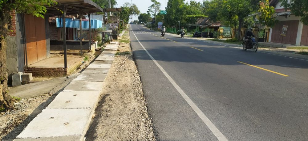 Kondisi jalan Rembang-Blora yang digarap PT Sutikno. (Foto HMP/IST)