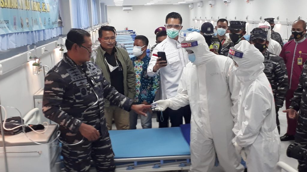 Kepala Staf Angkatan Laut (Kasal) Laksamana TNI Yudo Margono, meninjau langsung kesiapan operasional Rumah Oksigen yang didirikan TNI Angkatan Laut bekerja sama dengan Pemprov Jatim dan pihak terkait,dalam rangka membantu pemerintah menanggulangi Covid-19
