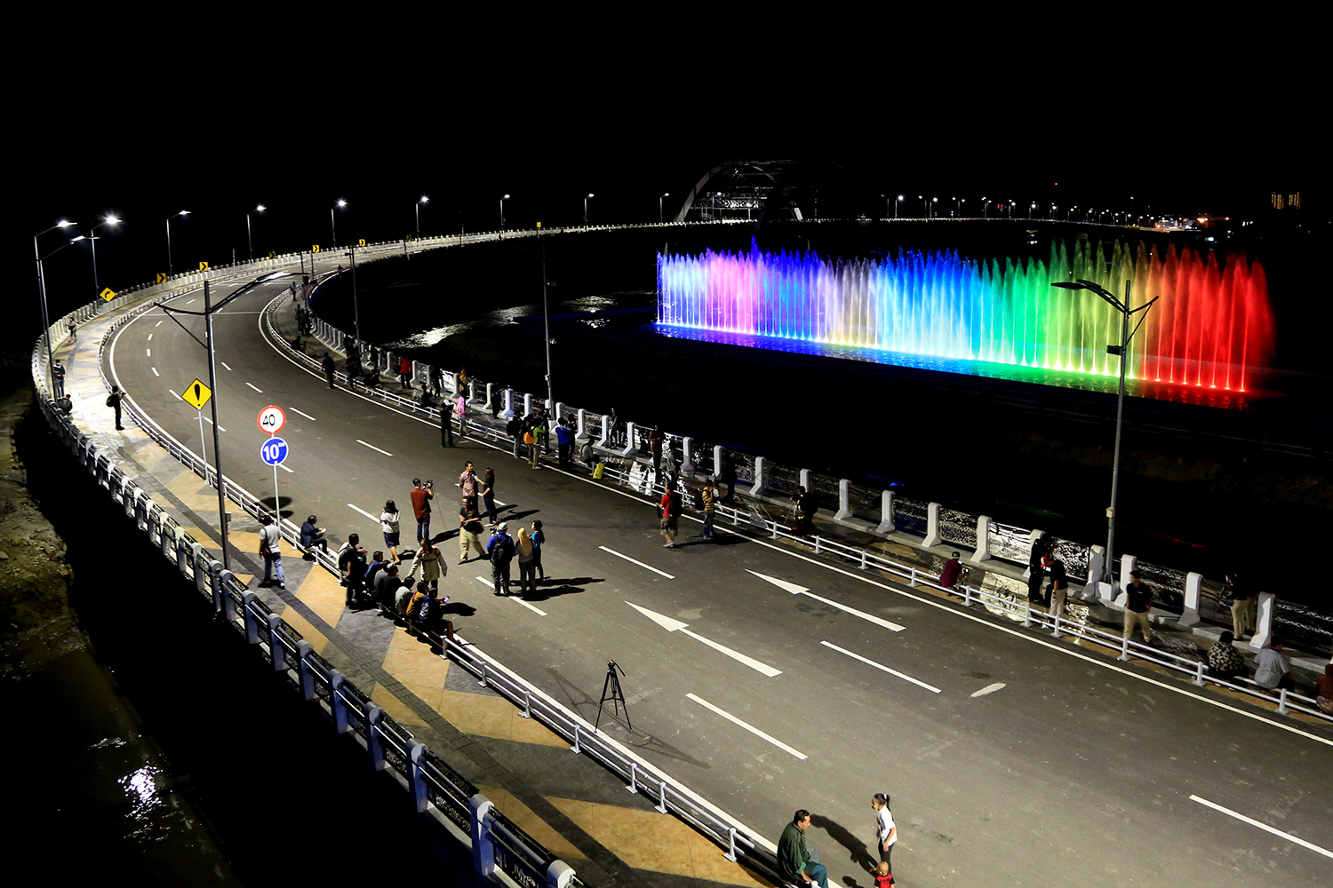 Pemerintah Kota (Pemkot) Surabaya segera membuka kembali Jembatan Suroboyo, sebagai opsi tempat untuk wisata di akhir pekan. Rencananya, Jembatan Suroboyo dibuka kembali setelah lebaran Idul Fitri tahun 2023 mendatang. 