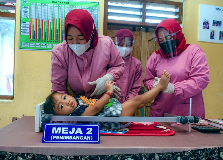 Kementerian Kesehatan memfokuskan arah pembangunan kesehatan pada kesadaran masyarakat dalam mencegah terjadinya penyakit. Sejumlah upaya dilakukan di tingkat Puskesmas dan Posyandu terutama pada pencegahan kematian ibu dan bayi, serta pencegahan stunting