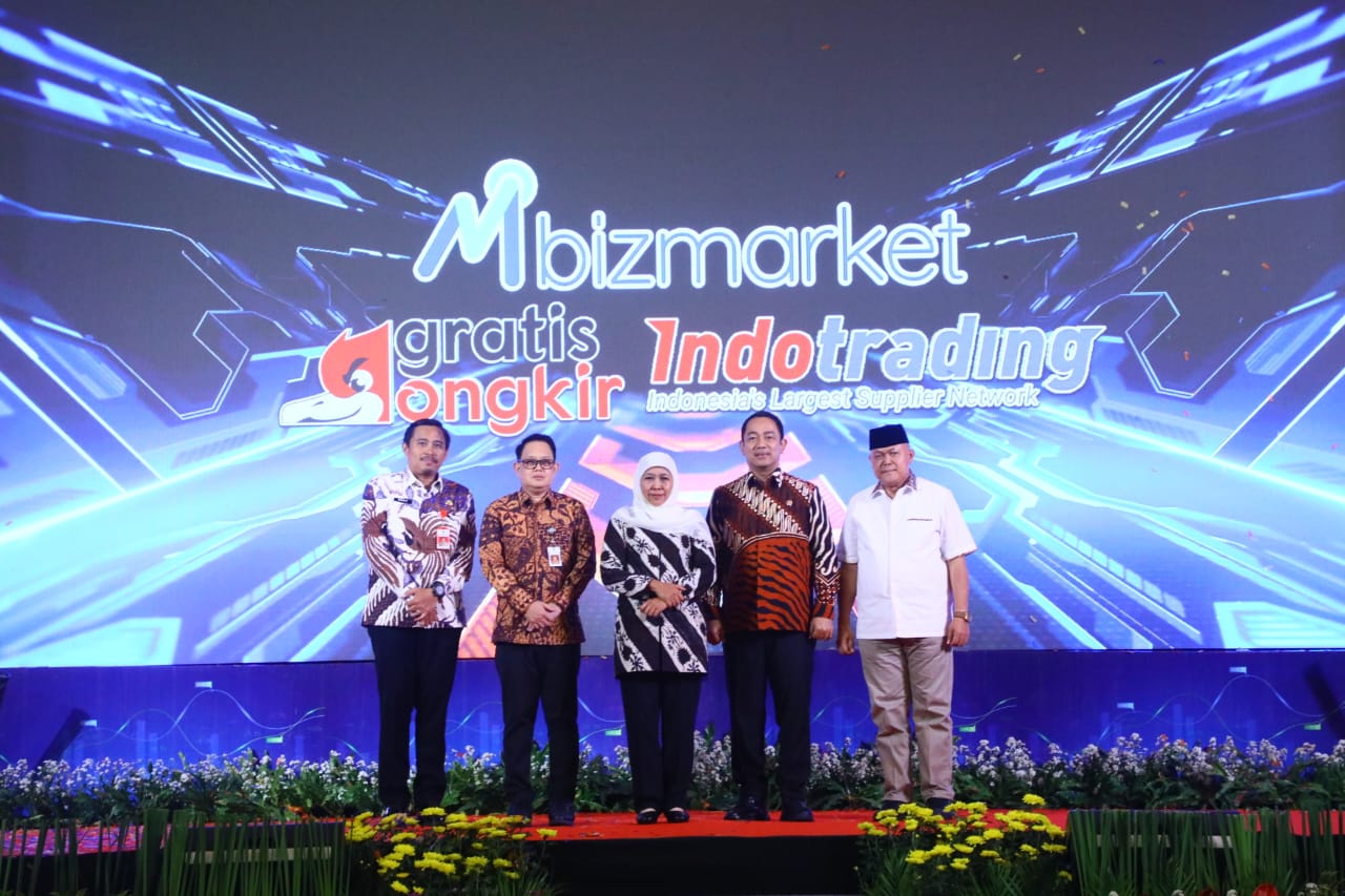 Gubernur Jawa Timur Khofifah Indar Parawansa mendukung kebijakan Presiden RI terkait percepatan penyerapan produk dalam negeri, produk usaha mikro, usaha kecil dan koperasi melalui sistem e-purchasing pada pelaksanaan Pengadaan Barang dan Jasa (PBJ)