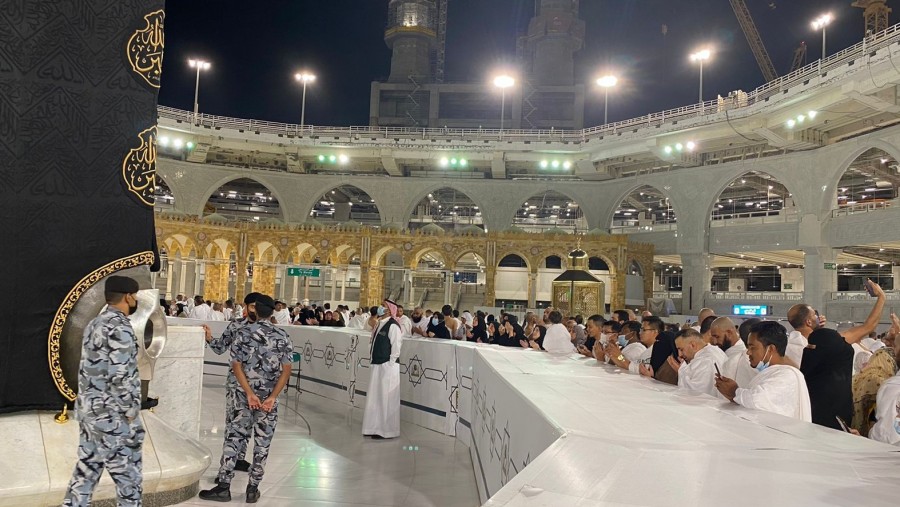 Askar berjaga di sekita Kabah