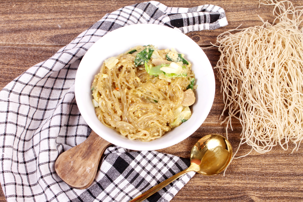 berbagai olahan mi yang mudah kita temui di berbagai daerah Indonesia. Mulai dari mi telur, mi bihun, hingga kwetiau diolah menjadi hidangan yang lezat dan bercita rasa khas dari daerah di Indonesia.