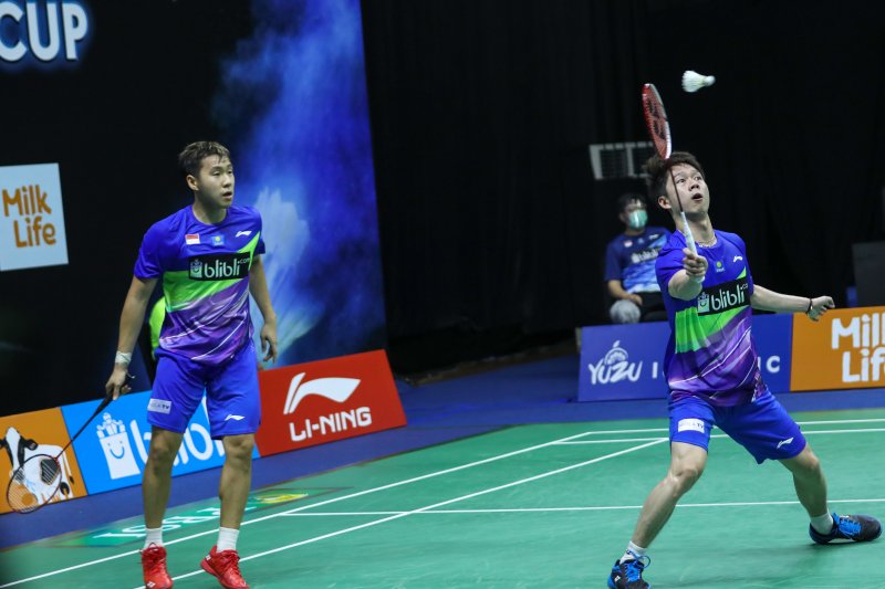 Ganda putra Marcus Fernaldi Gideon/Kevin Sanjaya Sukamuljo menumbangkan Mohammad Ahsan/Hendra Setiawan dengan skor 14-21, 21-14, 21-18 pada Simulasi Piala Thomas dan Uber 2020 yang digelar di Pelatnas Cipayung, Jakarta Timur, Selasa (1/9/2020). Marcus/Kev