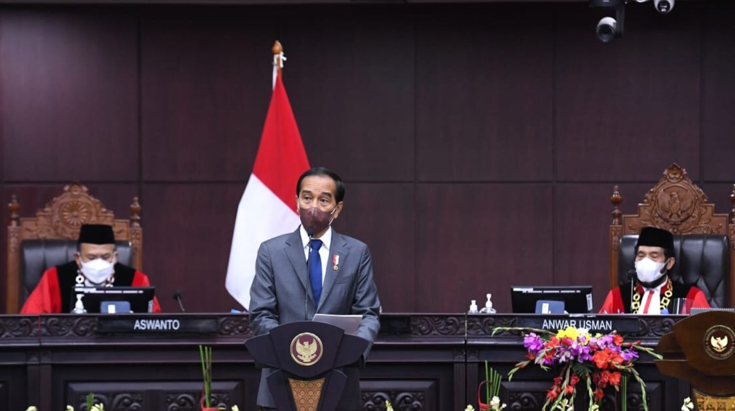 Cabup Mas Kelana saat menggelar konsolidasi dengan Parade Nusantara di Tulangan. (FOTO: HMP/lis)
