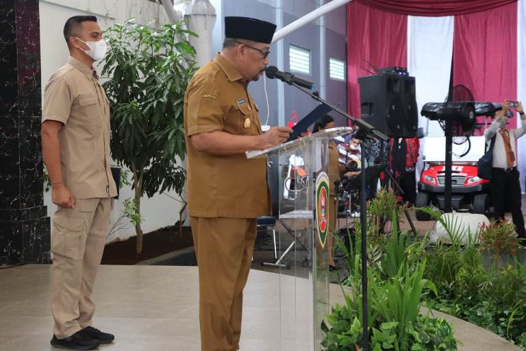 Gubernur Maluku Murad Ismail melantik Yunaedi sebagai Kepala BPKB Maluku. HMP/BOY