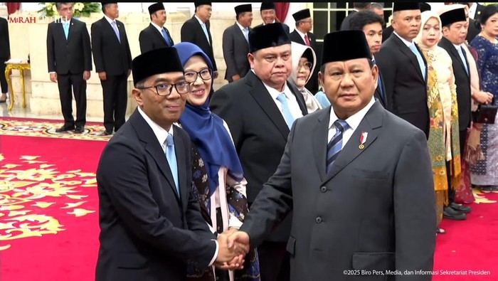 Presiden Prabowo Subianto resmi melantik Guru Besar Institut Teknologi Bandung (ITB), Brian Yuliarto, sebagai Menteri Pendidikan Tinggi, Sains, dan Teknologi (Mendiktisaintek)