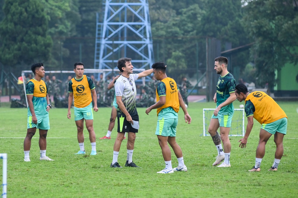 Persib Bandung bertekad mengakhiri musim dengan manis kala menjamu Persikabo 1973 dalam pertandingan pekan ke-34 BRI Liga 1 2022/2023