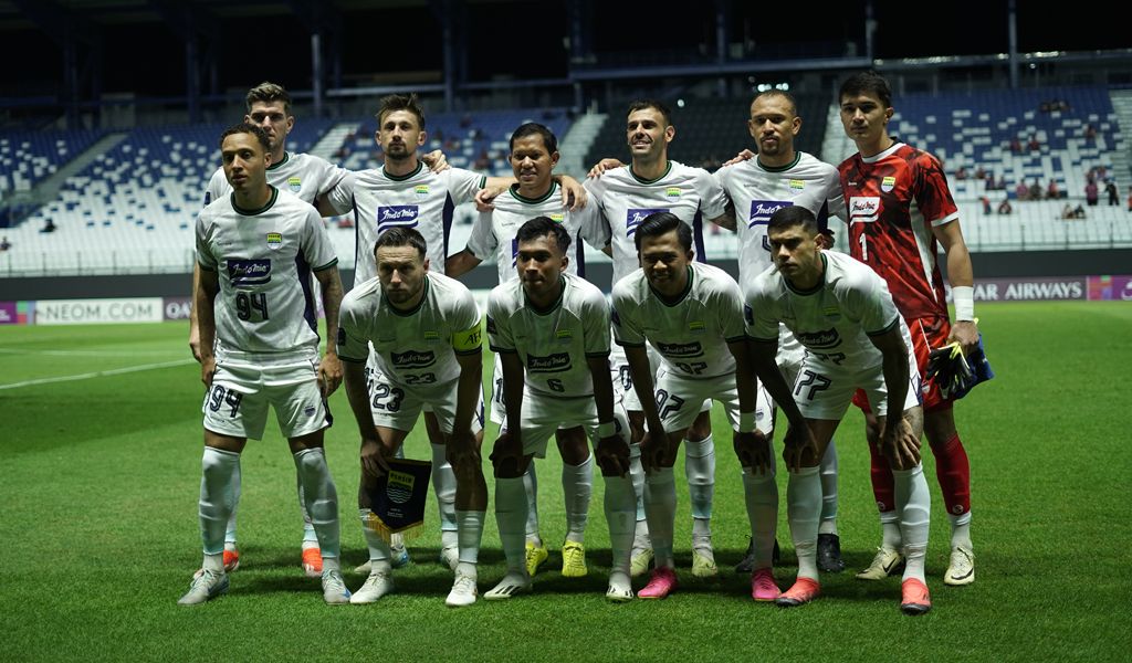 Starter PERSIB saat menghadapi Port FC pada matchday 5 AFC Champions League Two di Stadion Phutam Thani, Thailand, Kamis, 28 November 2024. (PERSIB.co.id/Syahrizal)


