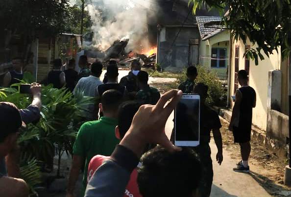 Inilah Video Istimewa Jatuhnya Pesawat Tempur milik AU di Riau