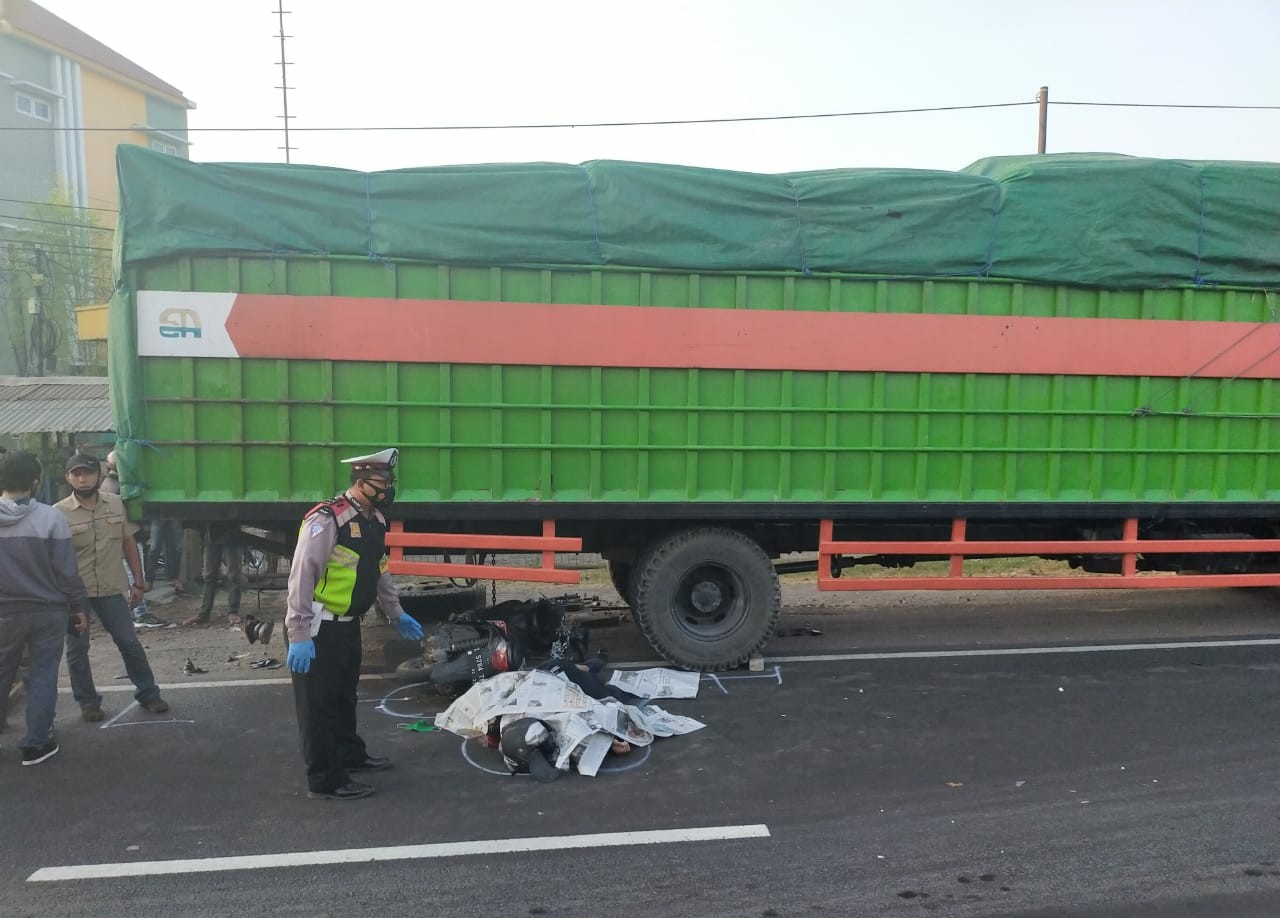 Korban meninggal dunia di lokasi kejadian. (FOTO: HMP/lis)