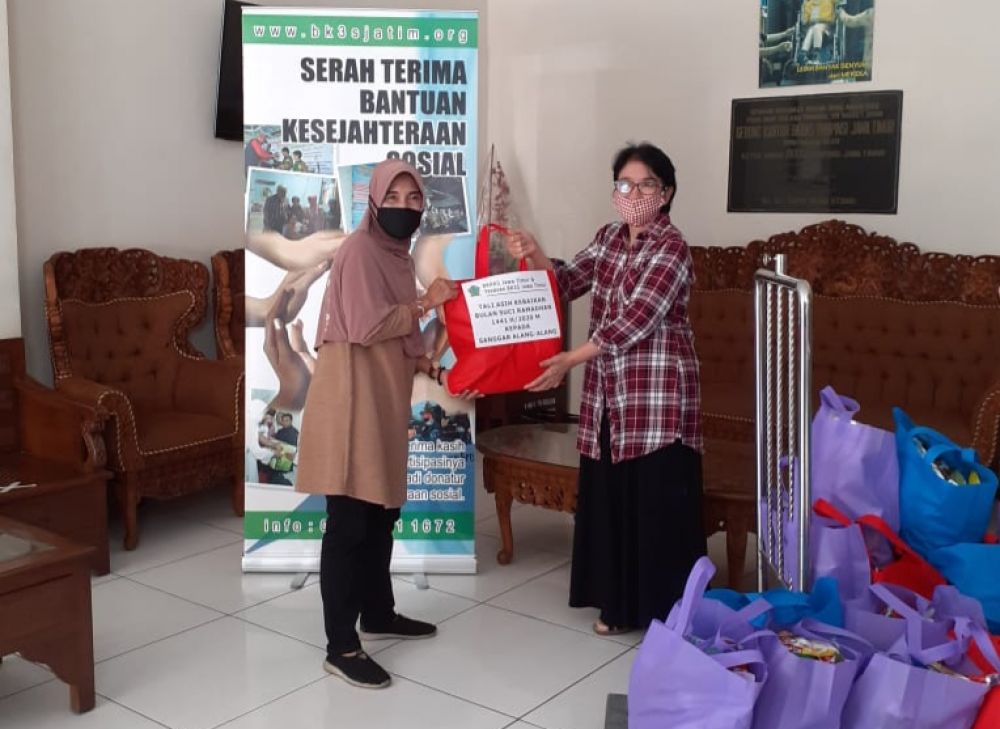 2020 Paket Sembako dari BKKKS untuk Yang Membutuhkan