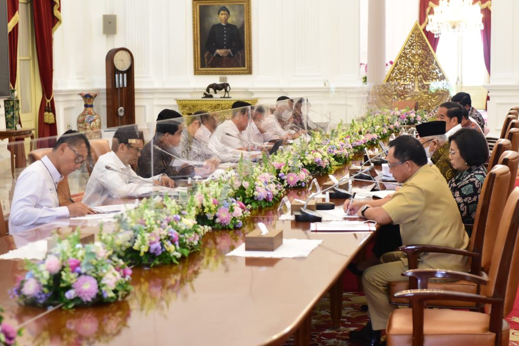 Presiden Jokowi memimpin ratas di Istana Merdeka, Jakarta, Selasa (131/02/2023). (Foto: Humas Setkab/Rahmat)



