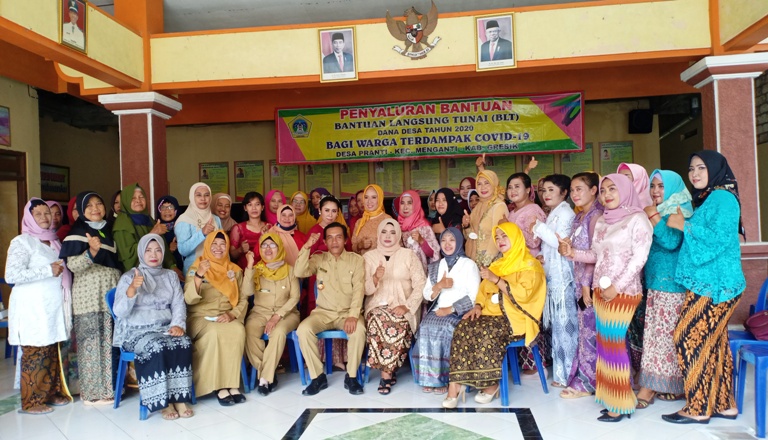 Kegiatan positif ibu-ibu PKK Desa Pranti, Menganti, Gresik, Jawa Timur dengan menggelar lomba fashion show untuk memperingati Hari Ibu 2020. HMP/ONO