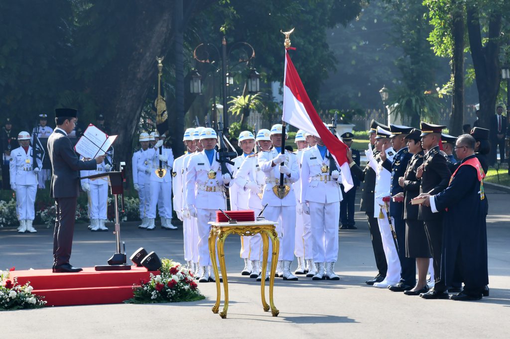 Prasetya Perwira (Praspa) Tentara Nasional Indonesia dan Kepolisian Negara Republik Indonesia Tahun 2024 di halaman Istana Merdeka, Jakarta, Selasa (16/7/2024). (Foto: Humas Setkab/Djay)
