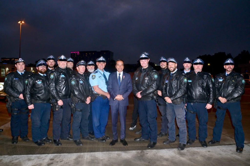 Usai melakukan serangkaian kunjungan kerja di Sydney, Australia, Presiden RI Joko Widodo (Jokowi) melanjutkan perjalanan menuju Port Moresby, Papua Nugini, Rabu (05/07/2023) Juli 2023. 