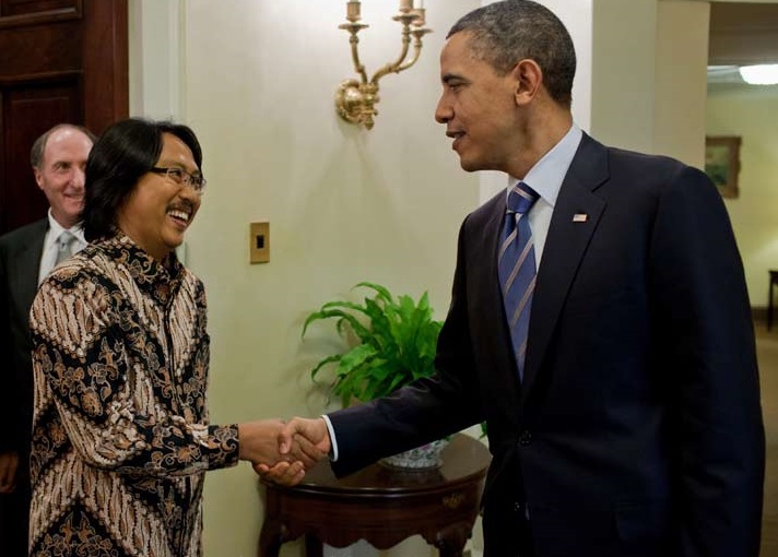 Prigi Arisandi saat bertemu Barack Obama (FOTO IST)