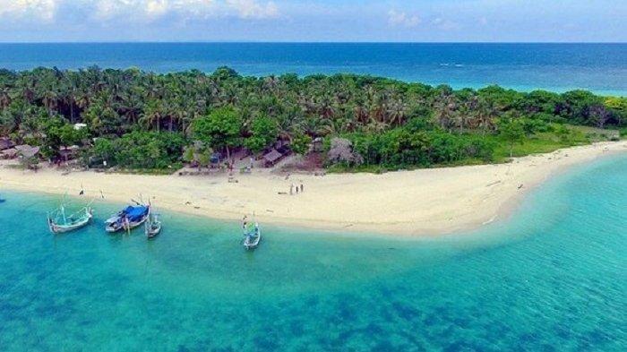 Pulau Gili Iyang di Sumenep, Madura, yang kandungan oksigennya tertinggi ke dua di dunia setelah Yordania.