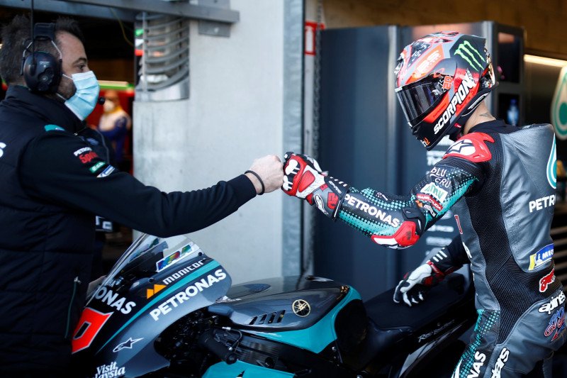 Pebalap tim Petronas Yamaha Fabio Quartararo jelang kualifikasi Grand Prix Prancis, Le Mans. (10/10/2020) Reuters/Stephane Mahe