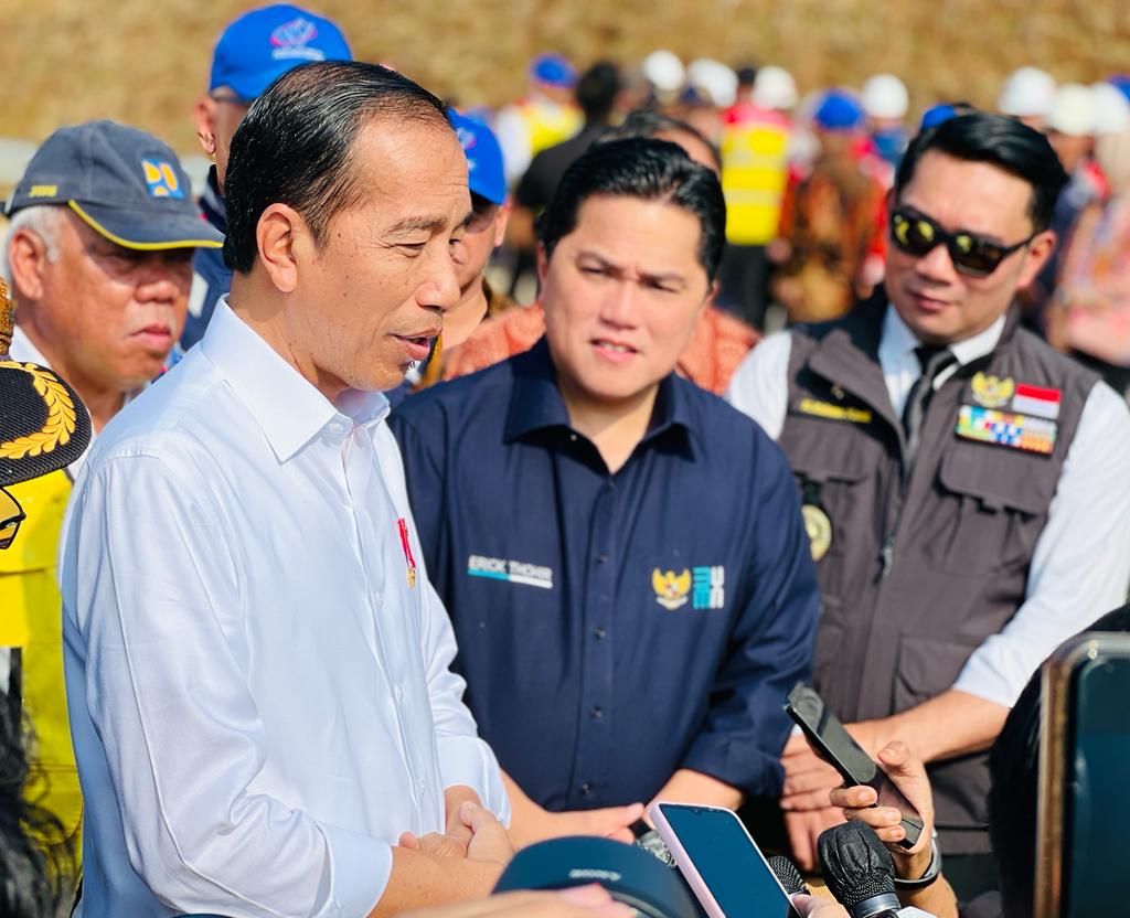 Presiden Jokowi memberikan keterangan pers usai meresmikan Tol Ciawi-Sukabumi ruas Cigombong-Cibadak, di Sukabumi, Jabar, Kamis (04/08/2023). (Foto: BPMI Setpres)
